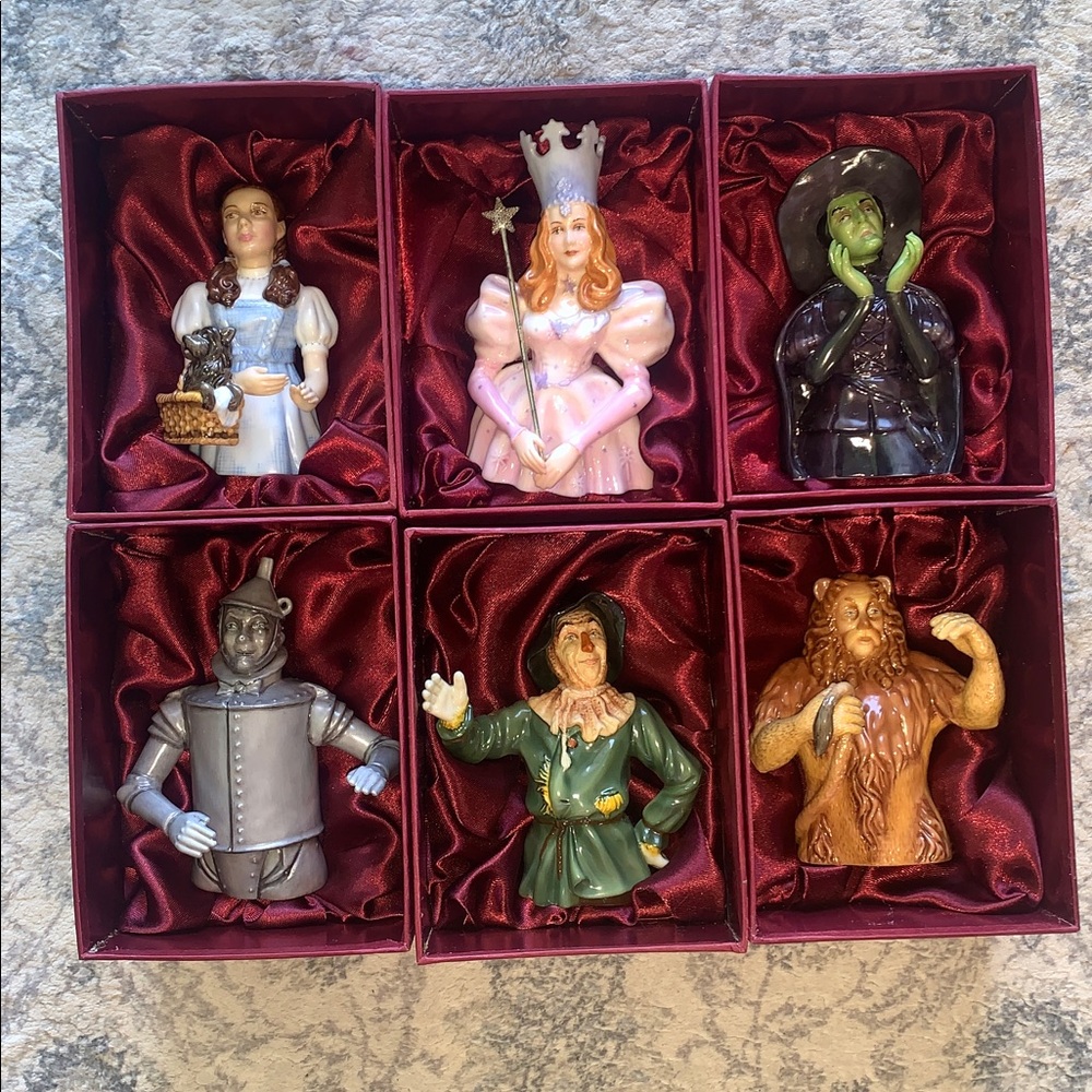 Department 56 The Wizard of Oz - Candle Crown Collections Candle Extinguishers